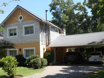 CHALET 6 AMB PISCINA CLIMATIZADA LOTE 1500 M²  VISTA AL GOLF