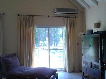 CHALET 6 AMB PISCINA CLIMATIZADA LOTE 1500 M²  VISTA AL GOLF