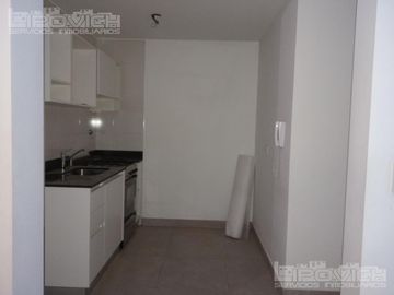 2 Amb. PB Contr.c/ Patio y Cochera f/c. Apto. Seguridad. Lambare al 900  - Almagro