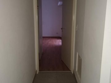 2 Amb. PB Contr.c/ Patio y Cochera f/c. Apto. Seguridad. Lambare al 900  - Almagro