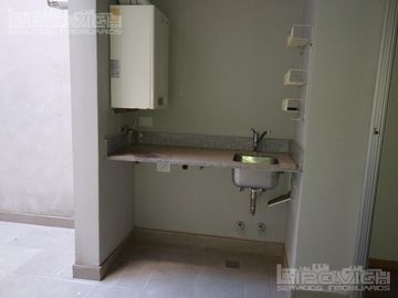 2 Amb. PB Contr.c/ Patio y Cochera f/c. Apto. Seguridad. Lambare al 900  - Almagro