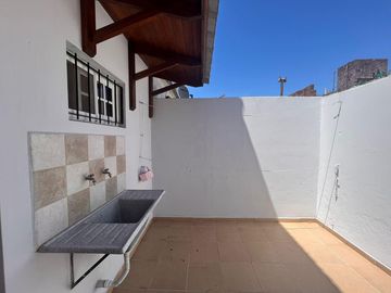 PH - SAN BERNARDO DEL TUYU  - TRES AMBIENTES GAS NATURAL - PARRILLA - PATIO AMPLIO
