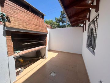 PH - SAN BERNARDO DEL TUYU  - TRES AMBIENTES GAS NATURAL - PARRILLA - PATIO AMPLIO