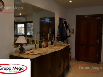 Excelente Casa 6 amb parque piscina 4 bños garage 2 autos - Paternal
