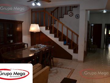 Excelente Casa 6 amb parque piscina 4 bños garage 2 autos - Paternal