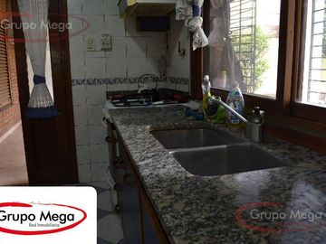 Excelente Casa 6 amb parque piscina 4 bños garage 2 autos - Paternal