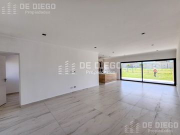 Casa de 4 ambientes en venta en el barrio San Pablo, Pilar