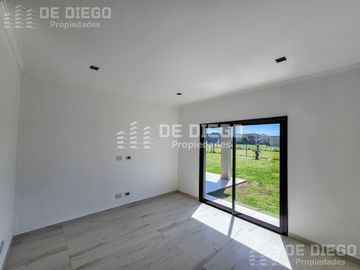 Casa de 4 ambientes en venta en el barrio San Pablo, Pilar