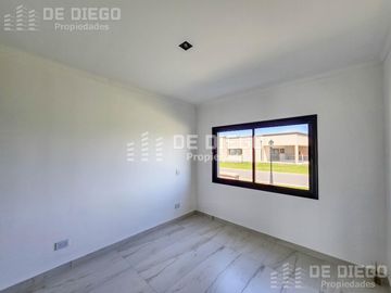 Casa de 4 ambientes en venta en el barrio San Pablo, Pilar