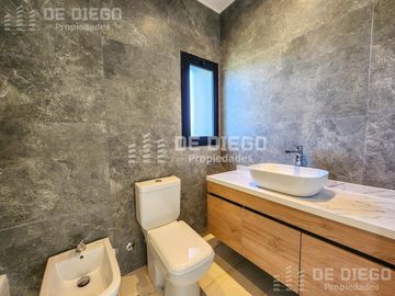 Casa de 4 ambientes en venta en el barrio San Pablo, Pilar