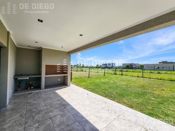 Casa de 4 ambientes en venta en el barrio San Pablo, Pilar