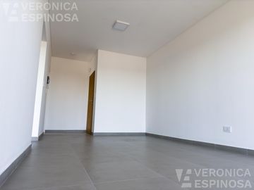 Departamento de dos ambientes con cochera,  en venta- Ituzaingó Sur
