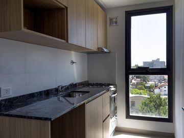 Departamento de dos ambientes con cochera,  en venta- Ituzaingó Sur