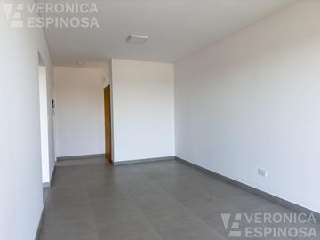 Departamento de dos ambientes con cochera,  en venta- Ituzaingó Sur