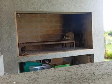 ALUCINANTE CASA EN EL CANTÓN FRENTE AL LAGO