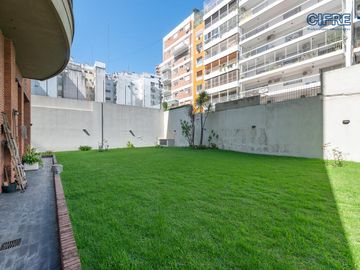 Departamento 3 amb   dependencia completa  3 baños Cochera fija cubierta Baulera