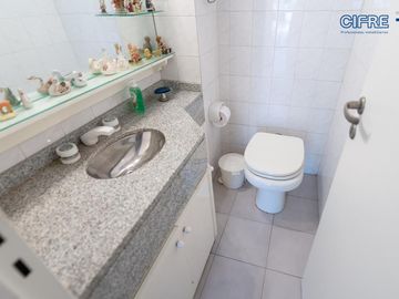 Departamento 3 amb   dependencia completa  3 baños Cochera fija cubierta Baulera