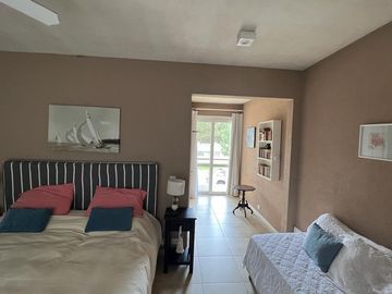 Costa Esmeralda - Residencial I | Venta | Casa de 4 dorm. en gran terreno arbolado de 2.400m2