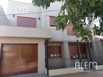 Excelente casa  en venta en Temperley Este | Lomas de Zamora