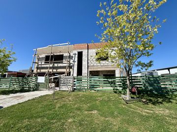 VENTA CASA SAN SEBASTIAN AREA 7 - 5 AMBIENTES