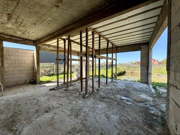 VENTA CASA SAN SEBASTIAN AREA 7 - 5 AMBIENTES