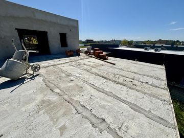 VENTA CASA SAN SEBASTIAN AREA 7 - 5 AMBIENTES
