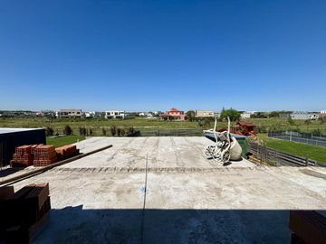VENTA CASA SAN SEBASTIAN AREA 7 - 5 AMBIENTES