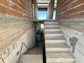 VENTA CASA SAN SEBASTIAN AREA 7 - 5 AMBIENTES