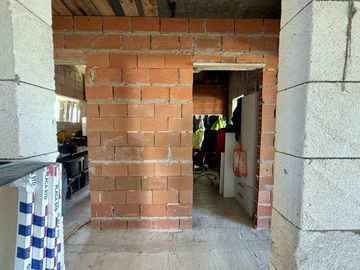 VENTA CASA SAN SEBASTIAN AREA 7 - 5 AMBIENTES