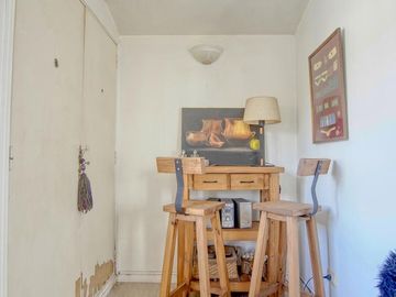 Casa Ph 4 ambientes, 2 baños, escritorio y patio. Estilo antigüo.
