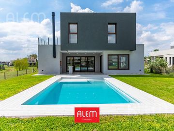 Casa en venta en Terralagos Canning