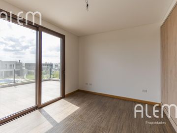 Casa en venta en Terralagos Canning