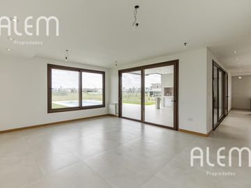 Casa en venta en Terralagos Canning