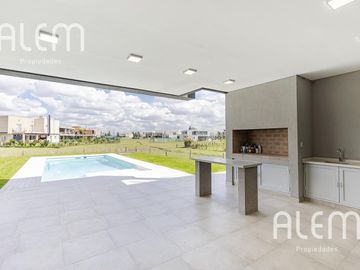 Casa en venta en Terralagos Canning