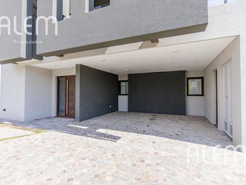 Casa en venta en Terralagos Canning