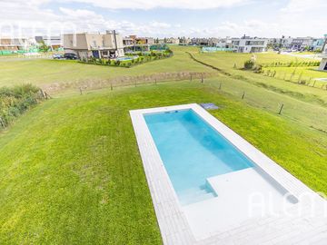 Casa en venta en Terralagos Canning
