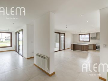 Casa en venta en Terralagos Canning