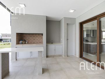 Casa en venta en Terralagos Canning