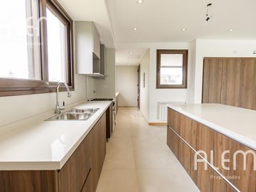 Casa en venta en Terralagos Canning