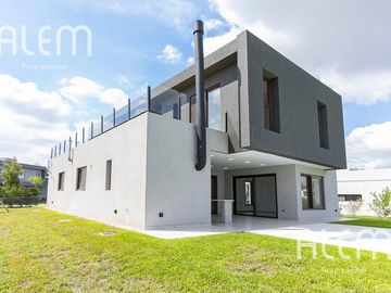 Casa en venta en Terralagos Canning