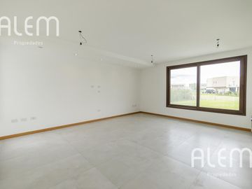 Casa en venta en Terralagos Canning