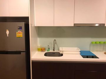 1 Bedroom Condo for sale at The Breeze Narathiwas