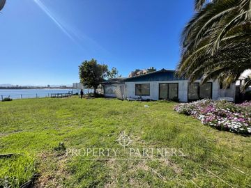 Casa con linda vista en La Herradura, para proyecto de remodelación