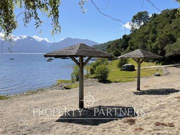 Terreno exclusivo con vista parcial al lago
