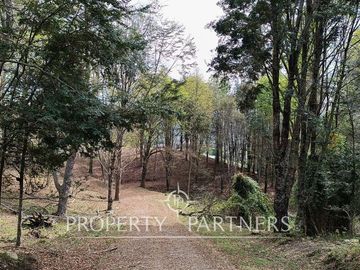 Terreno exclusivo con vista parcial al lago