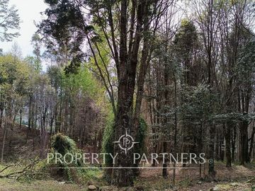 Terreno exclusivo con vista parcial al lago