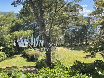 Terreno exclusivo con vista parcial al lago
