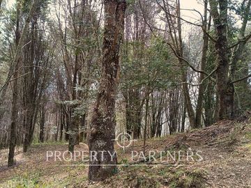 Terreno exclusivo con vista parcial al lago