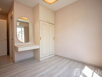 Luxurious 6BR Property in Serene Lake, Mae Hia, Chiang Mai