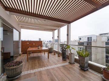 LINDO DUPLEX CON GRAN TERRAZA  DOS DORMITORIOS EN VENTA EN MIRAFLORES